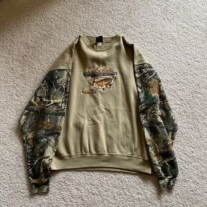Cabela’s Crewneck